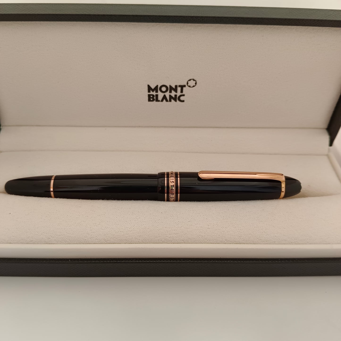 Montblanc Meisterstuck 146 LeGrand Rose Gold Trim Fountain Pen