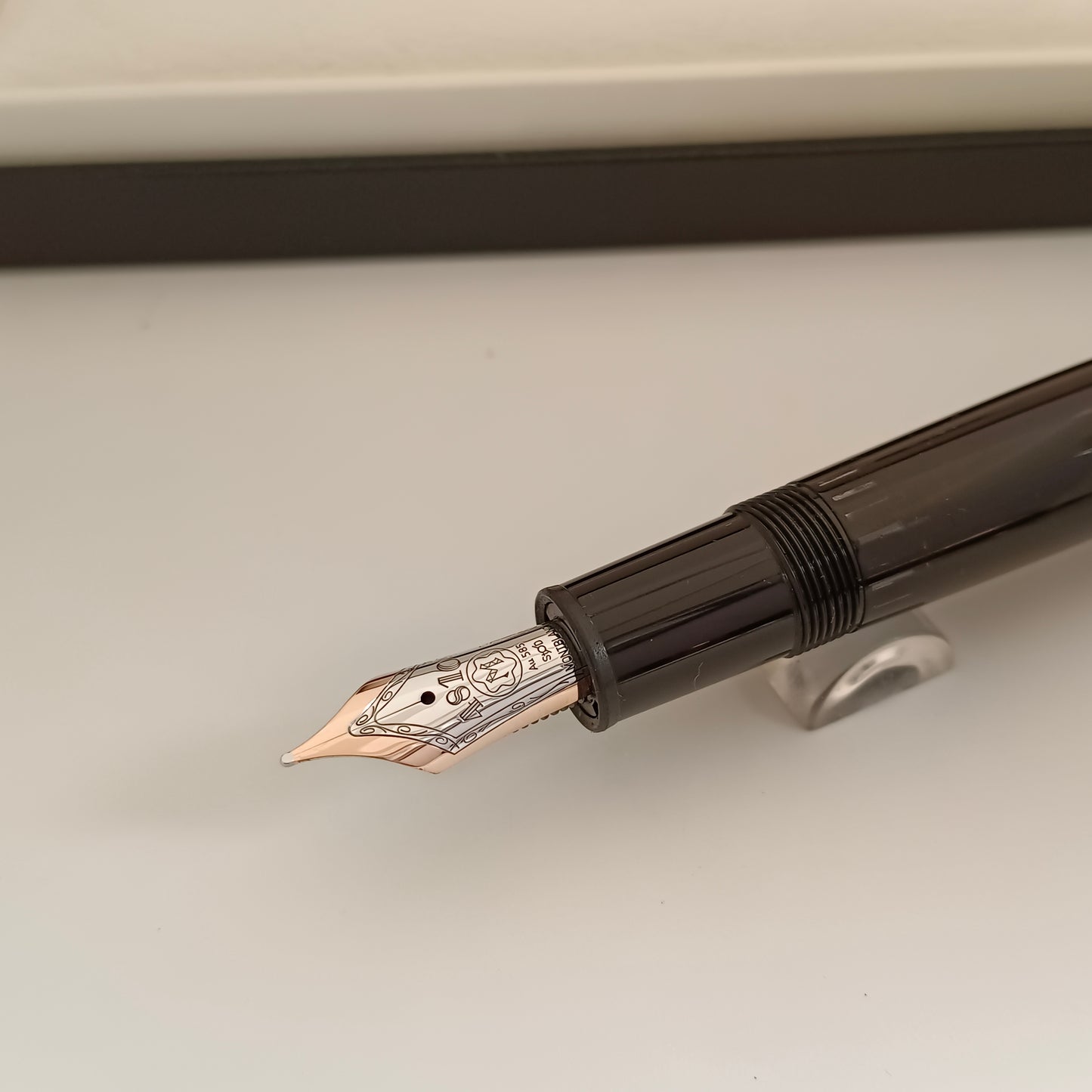 Montblanc Meisterstuck 146 LeGrand Rose Gold Trim Fountain Pen