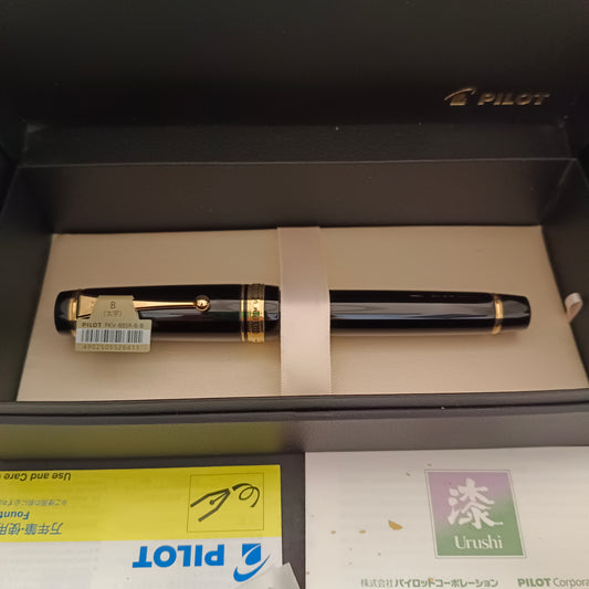 Pilot Custom Urushi Black Fountain Pen