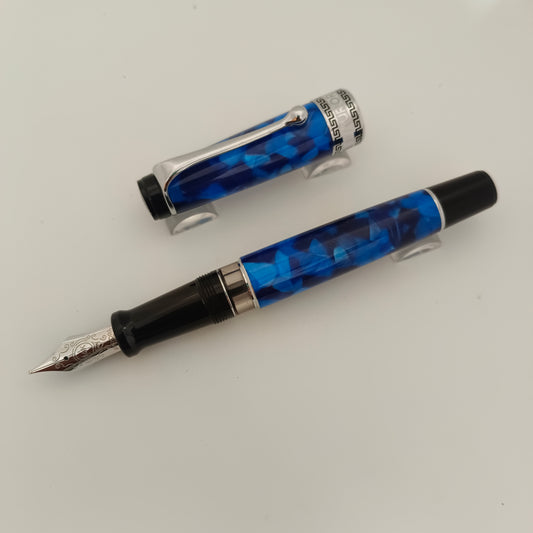 Aurora optima auroloid Blue with CT fountain pen