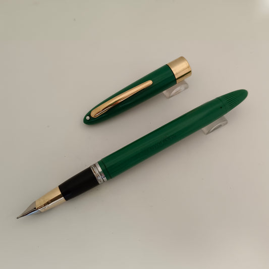 Sheaffer Vintage Snorkel Green Fountain Pen with 14kt Gold Nib