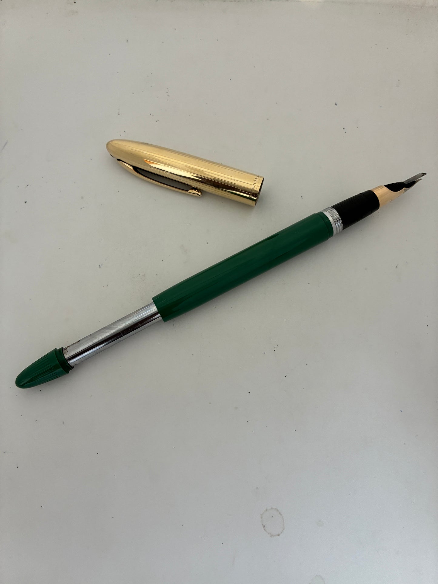Sheaffer Vintage Snorkel Green Fountain Pen with 14kt Gold Nib