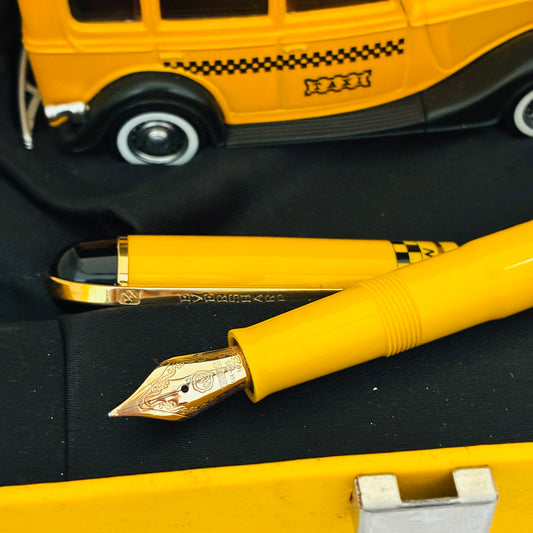 Vintage Eversharp Skyline Fountain Pen - Yellow Cab