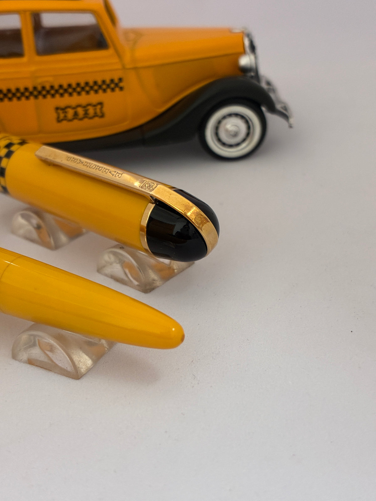 Vintage Eversharp Skyline Fountain Pen - Yellow Cab