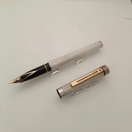 Sheaffer Targa Silver Plated 14kt Gold Nib Fountain Pen