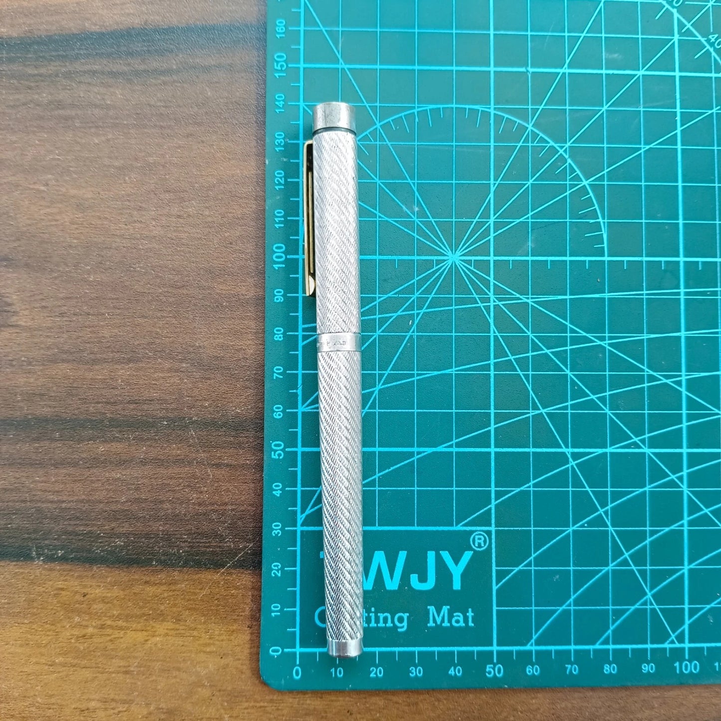 Sheaffer Targa Silver Plated 14kt Gold Nib Fountain Pen