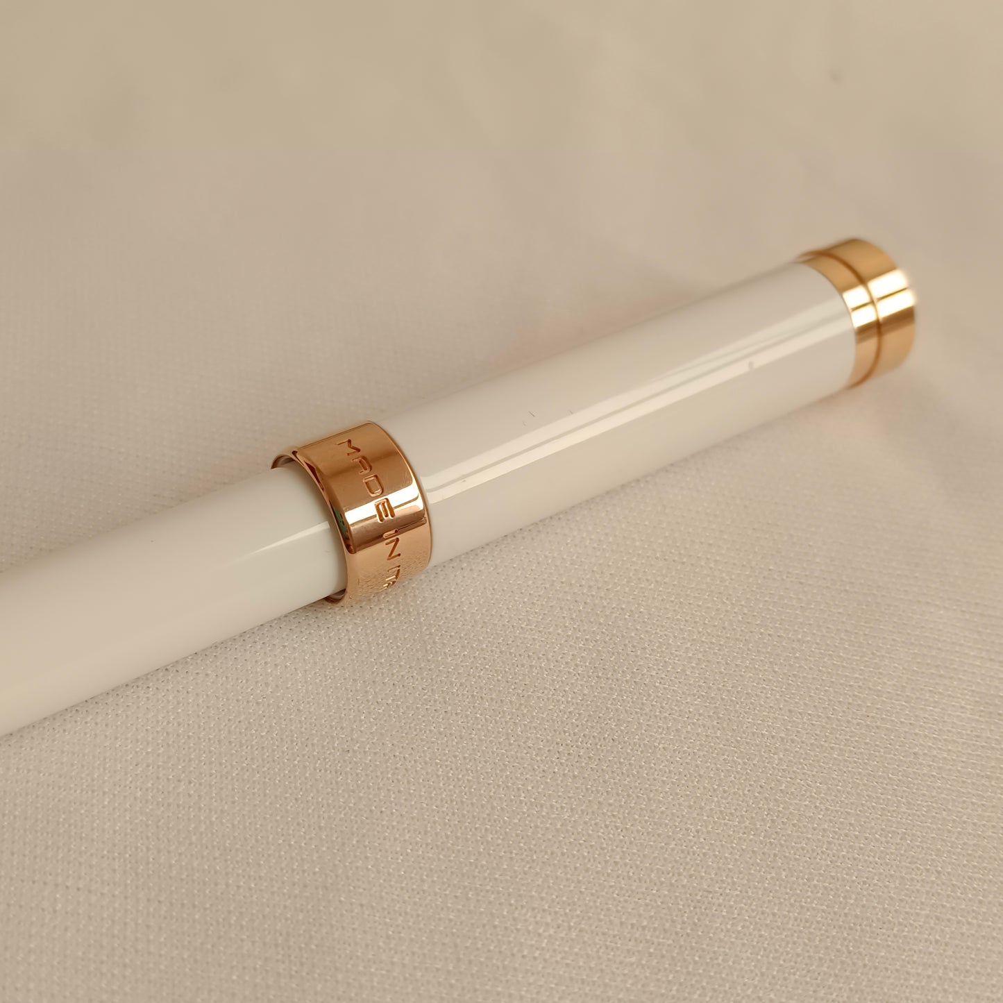 Aurora EDO Ballpoint pen, Resin, Rose Gold PVD, White, O31-W