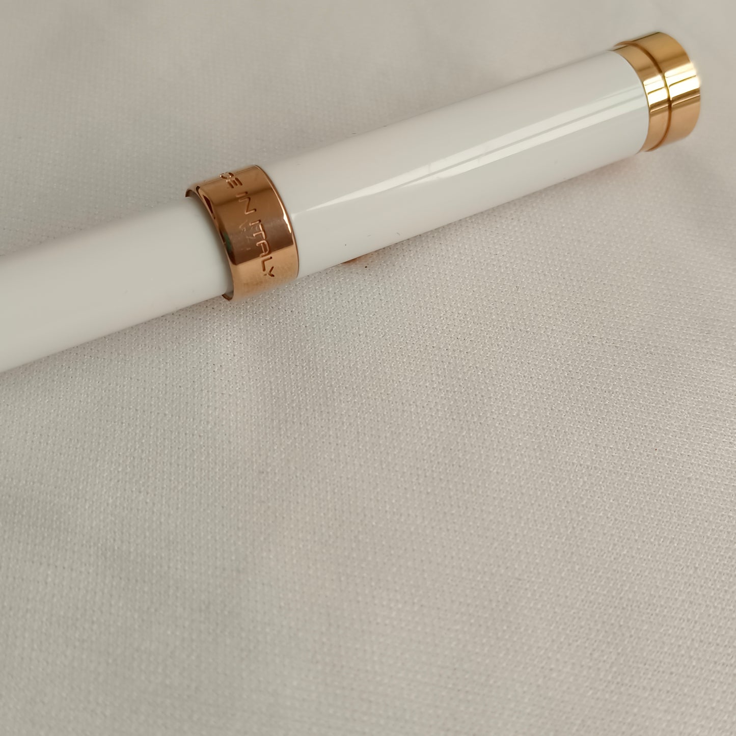 Aurora EDO Ballpoint pen, Resin, Rose Gold PVD, White, O31-W