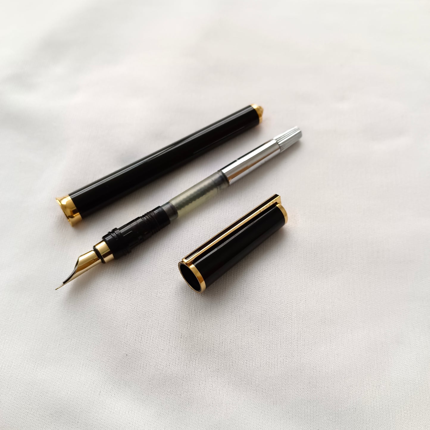 S.T. Dupont Black Lacquer Gatsby Fountain Pen