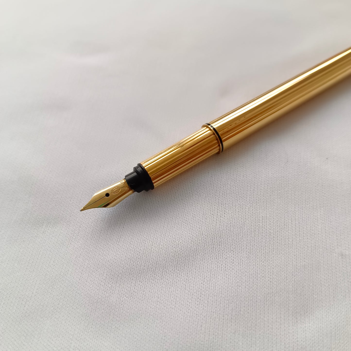 Must de Cartier Gold Plated with 18kt Gold Nib Fountain Pen