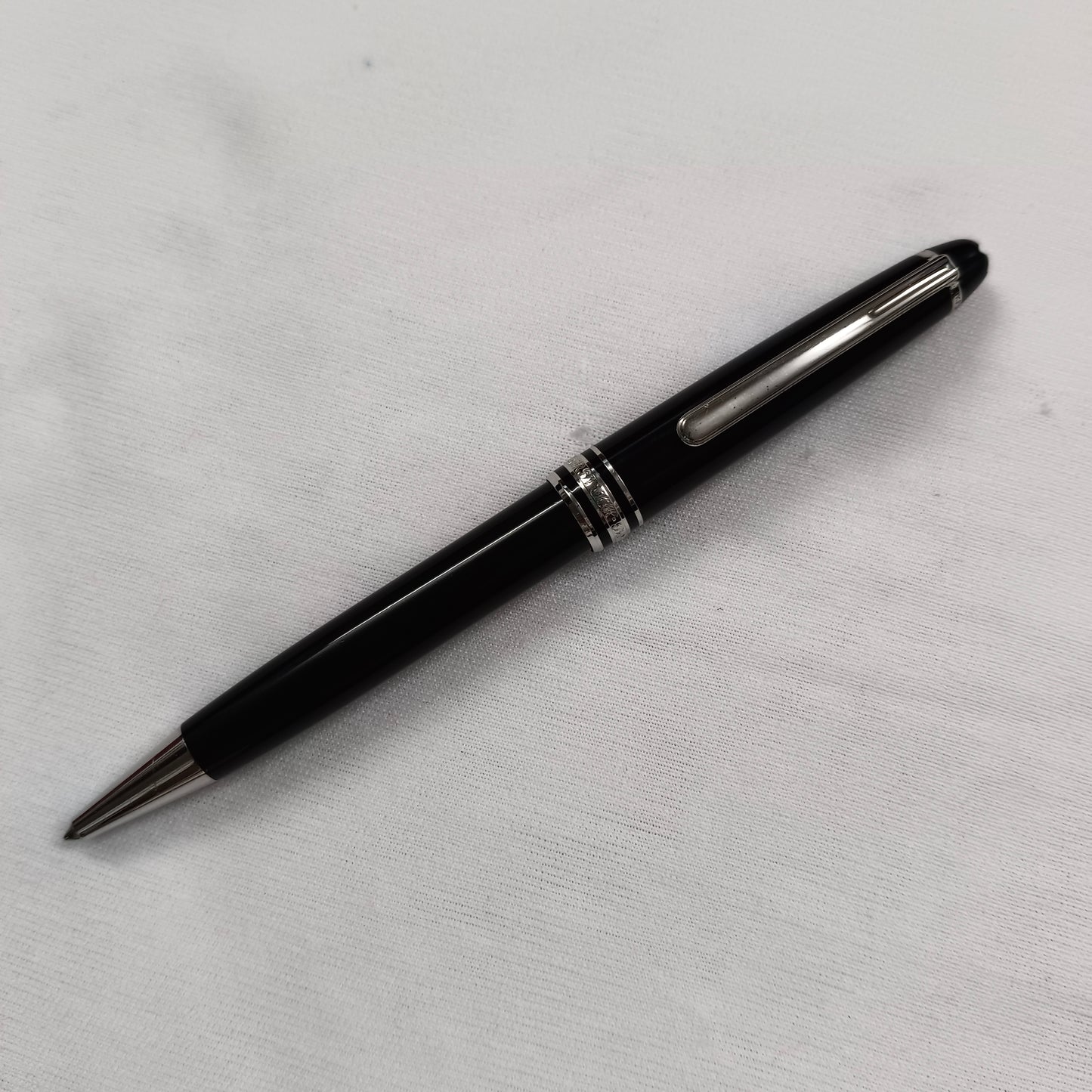 Montblanc meisterstuck Classique ballpoint pen