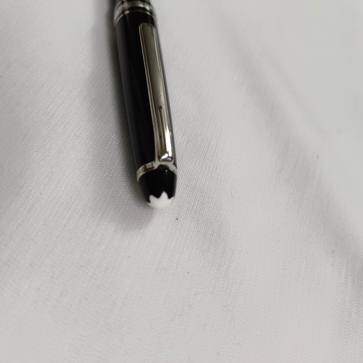 Montblanc meisterstuck Classique ballpoint pen