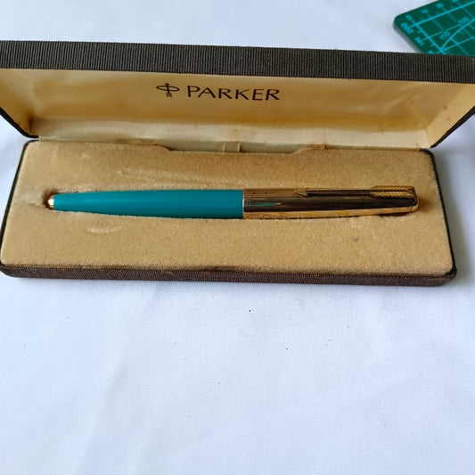 Vintage Parker 61 Fountain Pen 14kt Gold Nib 12kt Gold Filled Cap
