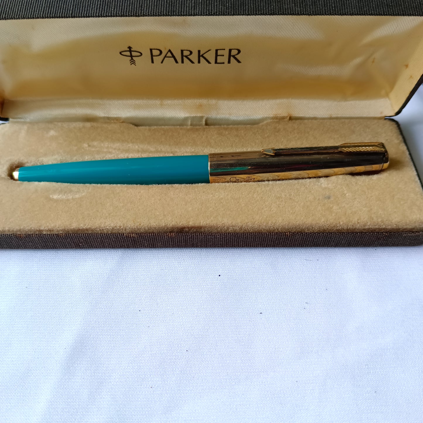 Vintage Parker 61 Fountain Pen 14kt Gold Nib 12kt Gold Filled Cap