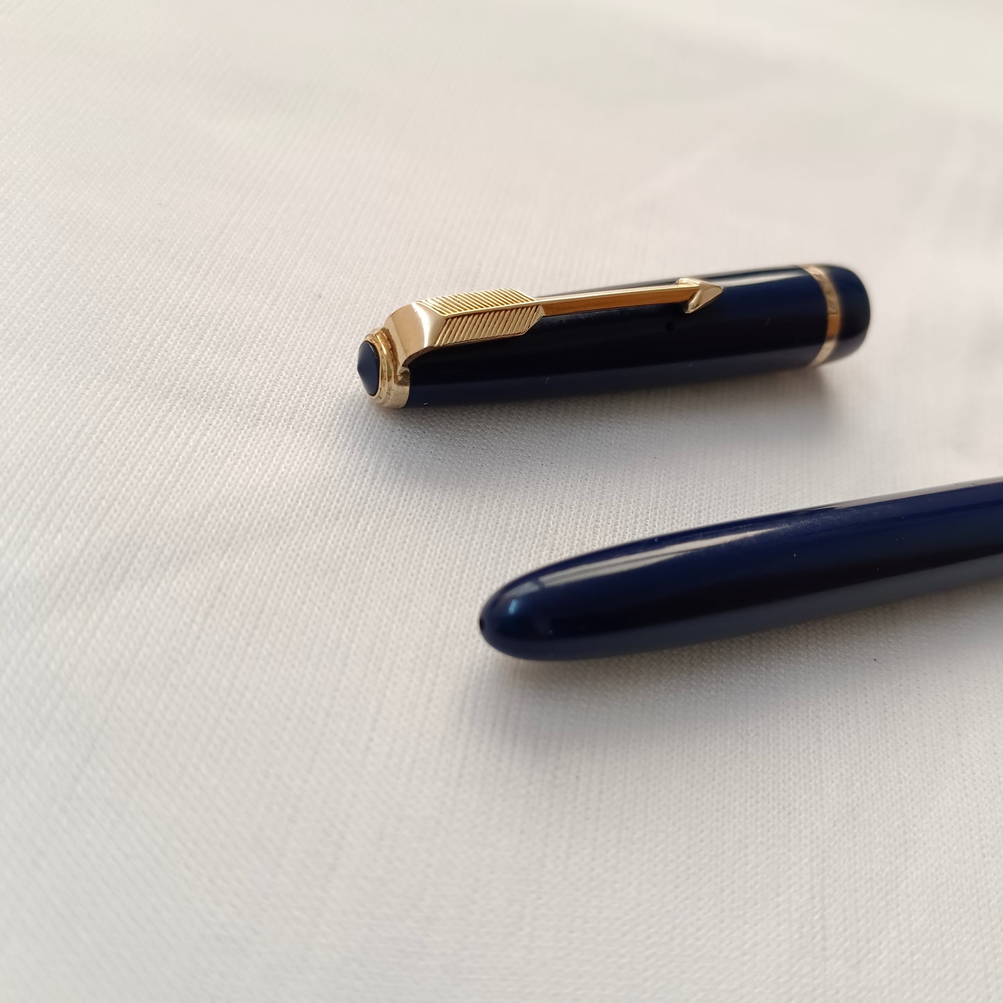 Parker Slimfold Duofold England (1950s/60s) - Blue w/Gold Trim Fountain Pen
