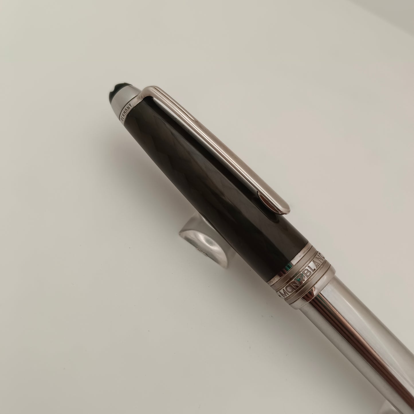 Montblanc Meisterstuck Solitaire Carbon Fiber& Steel Fountain Pen