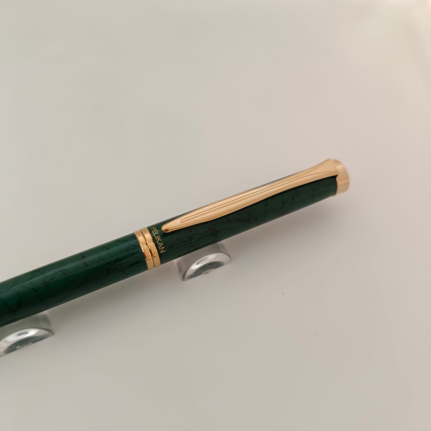 Pelikan Classic P381 Green Lacquer Gold Trim Fountain Pen 14kt Nib