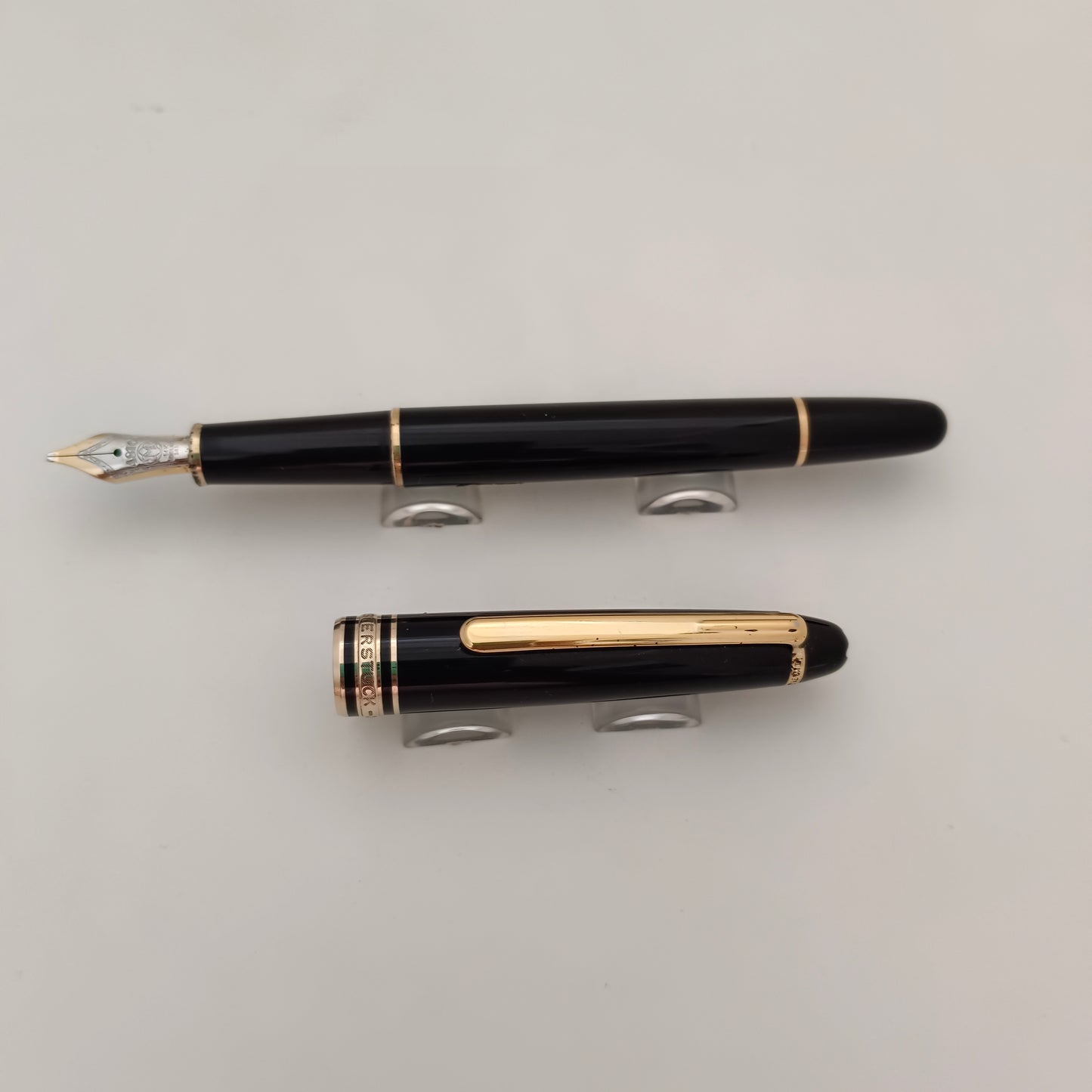 Montblanc Meisterstuck Classique Fountain Pen - Black with gold trim