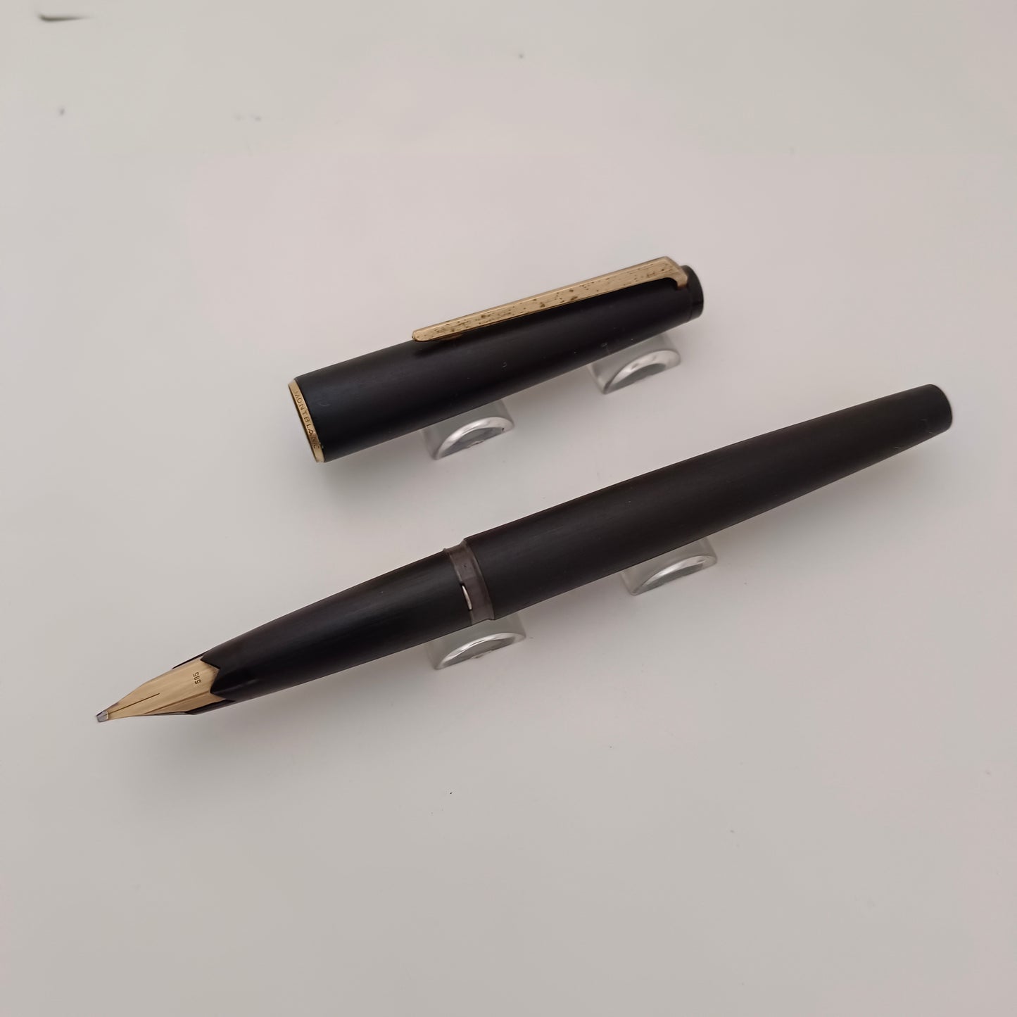 Vintage Montblanc 220 Matte Black Fountain Pen-Gold trim