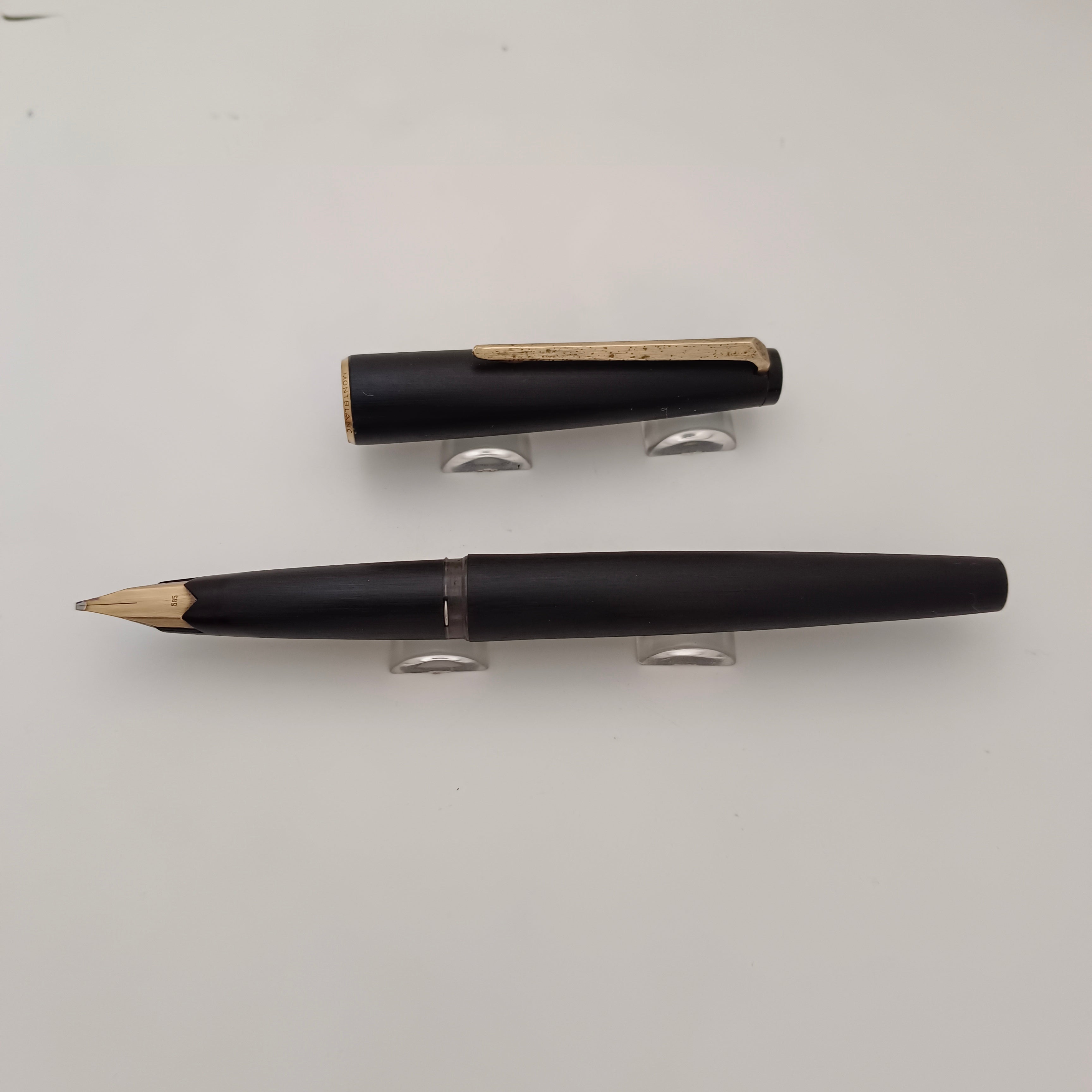 Vintage Montblanc 220 Matte Black Fountain Pen Gold trim Vintage Pen Store