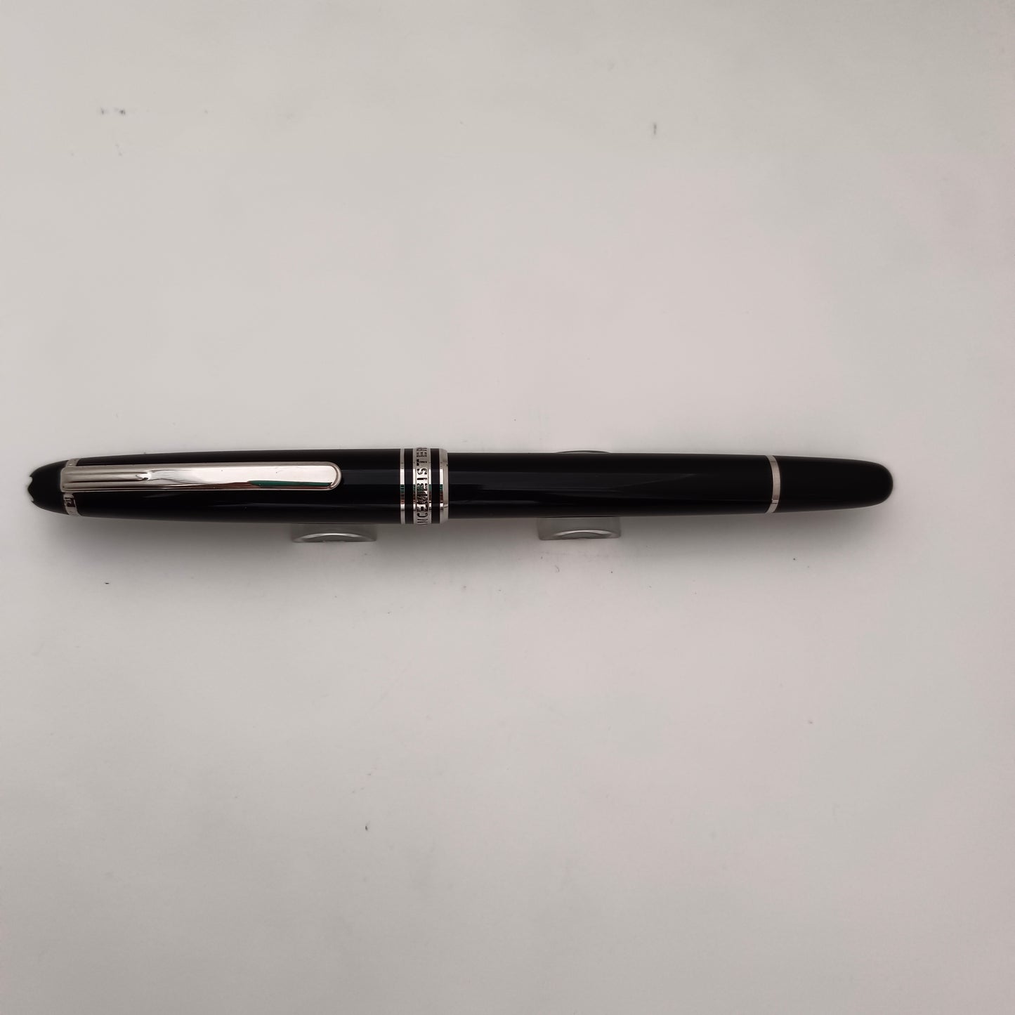 Montblanc Meisterstuck Classique Rollerball Pen- Platinum trim