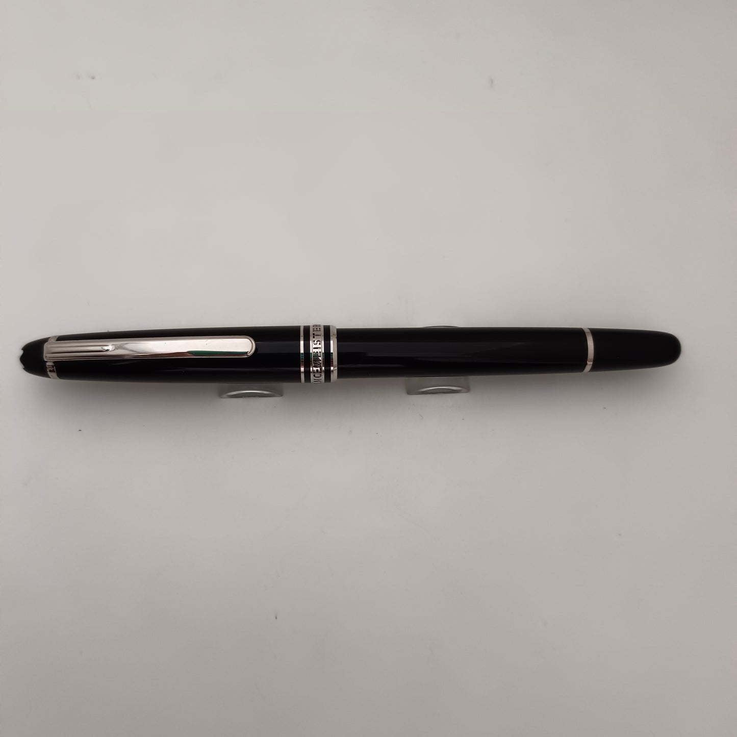 Montblanc Meisterstuck Classique Rollerball Pen- Platinum trim