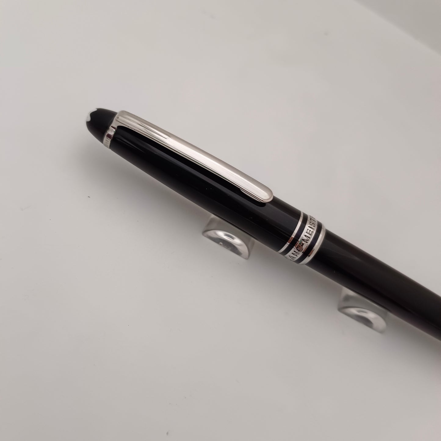 Montblanc Meisterstuck Classique Rollerball Pen- Platinum trim