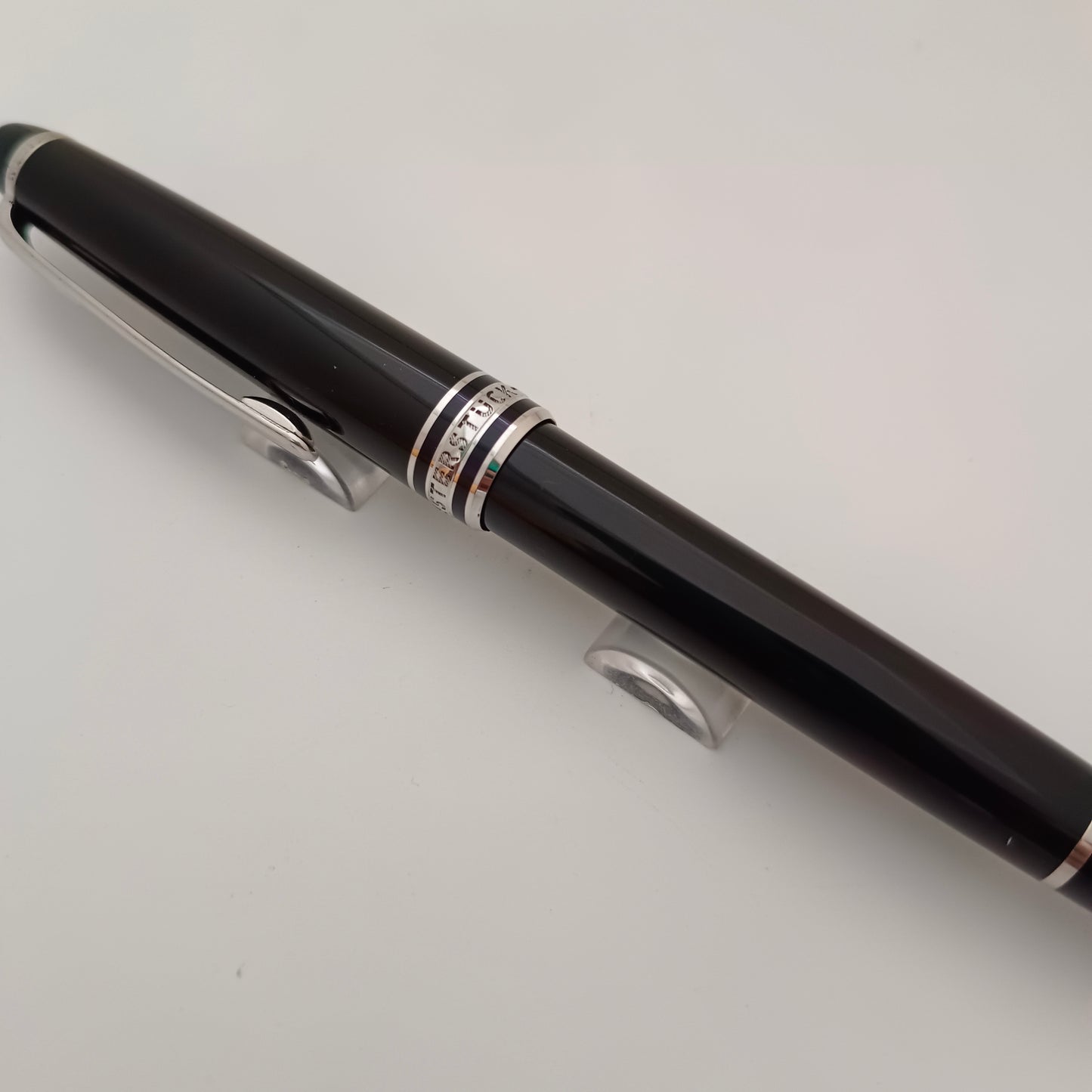 Montblanc Meisterstuck Classique Rollerball Pen- Platinum trim