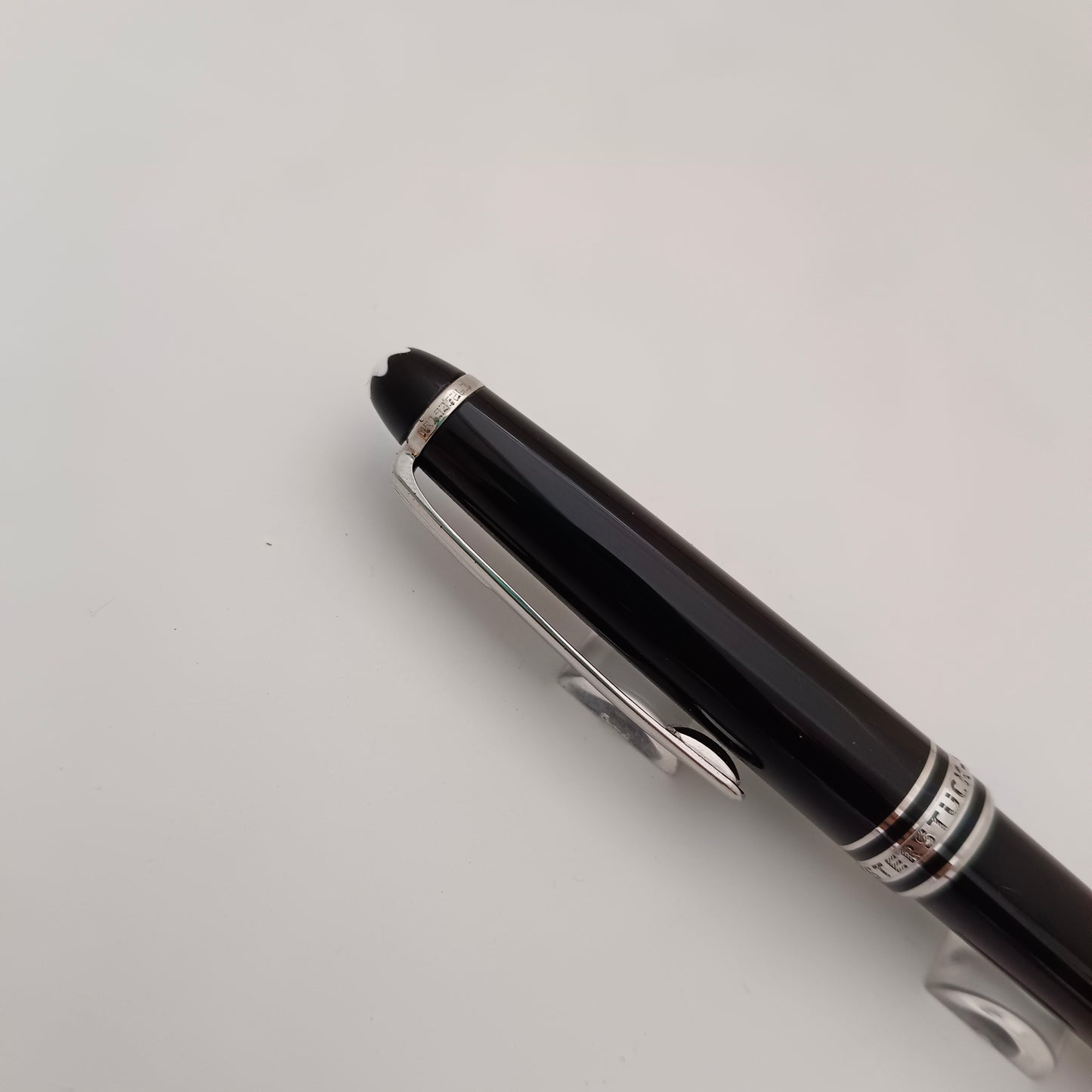 Montblanc Meisterstuck Classique Rollerball Pen- Platinum trim