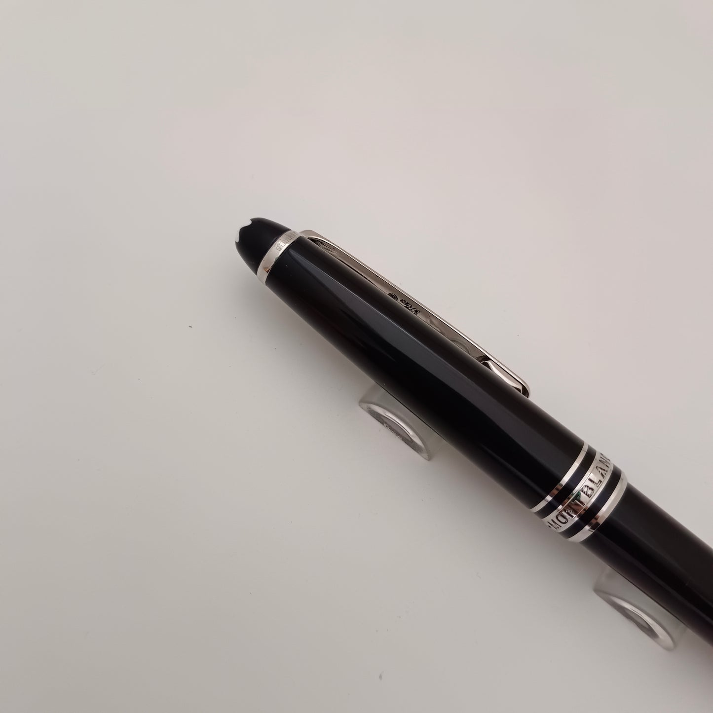 Montblanc Meisterstuck Classique Rollerball Pen- Platinum trim