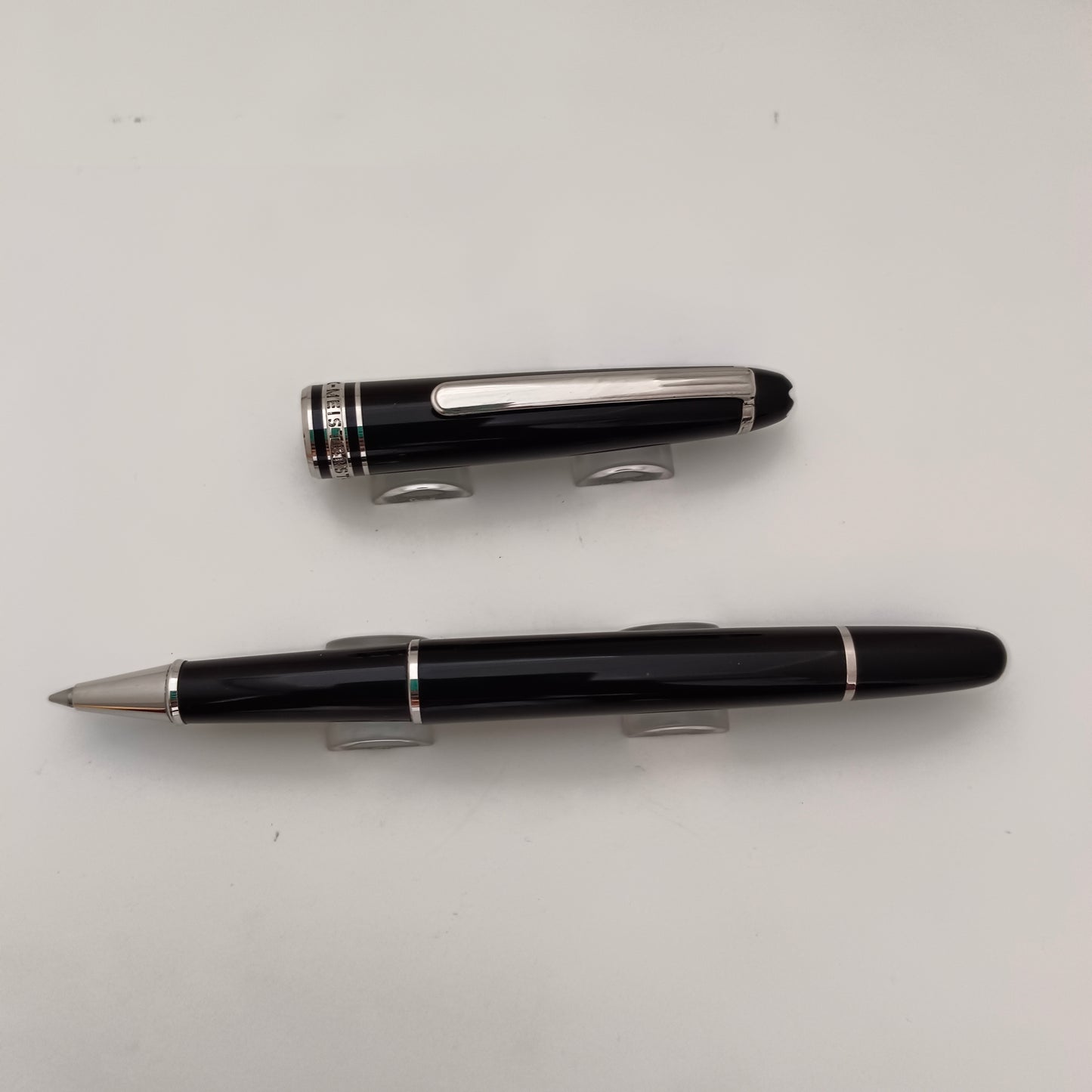 Montblanc Meisterstuck Classique Rollerball Pen- Platinum trim