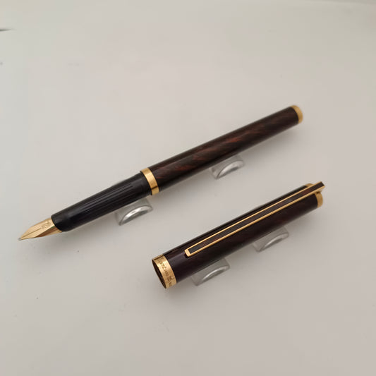 S.T. Dupont Classique Chinese Lacquer Fountain Pen