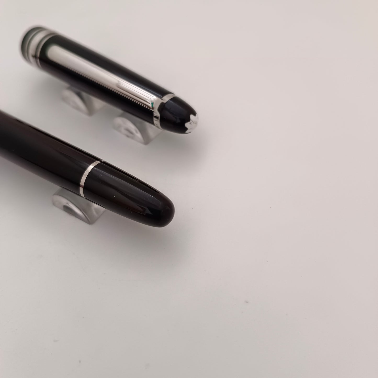 Montblanc Meisterstuck Classique 145 Fountain Pen - Platinum Trim