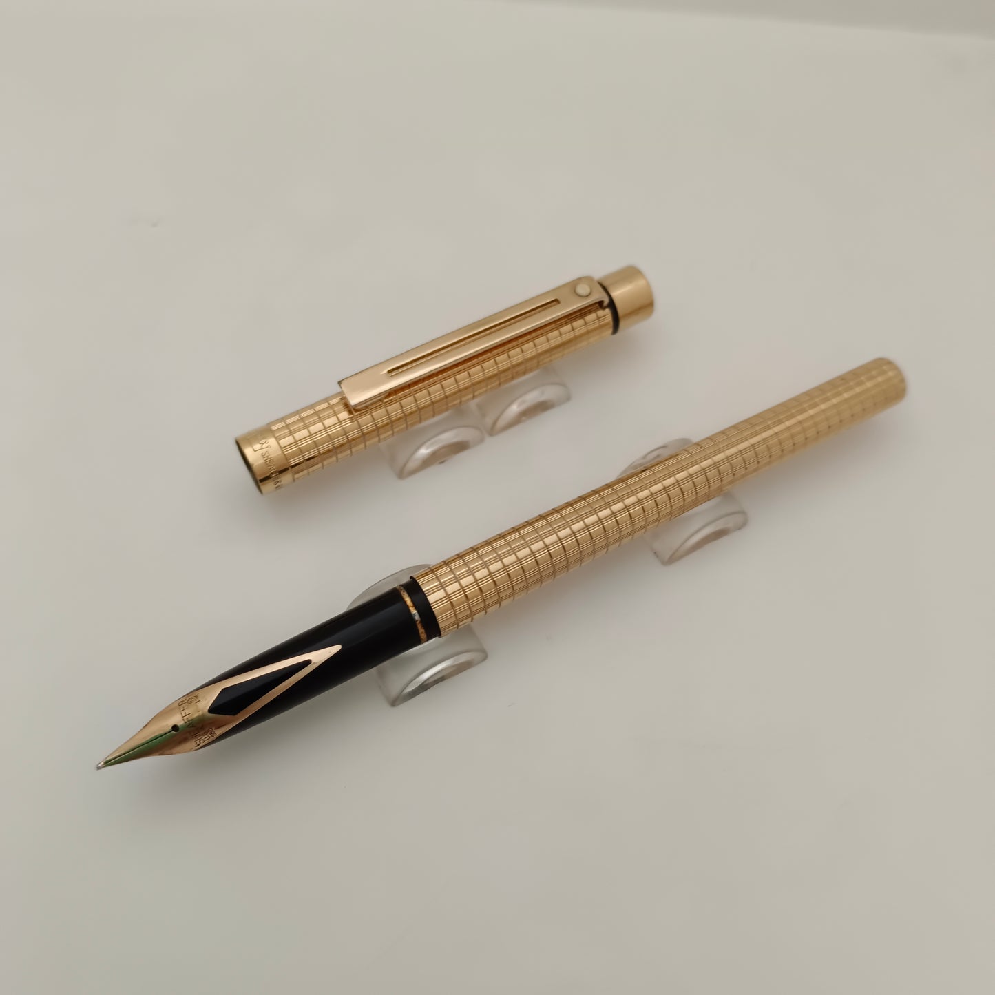 Vintage Sheaffer Targa 1007 Slim fountain Pen