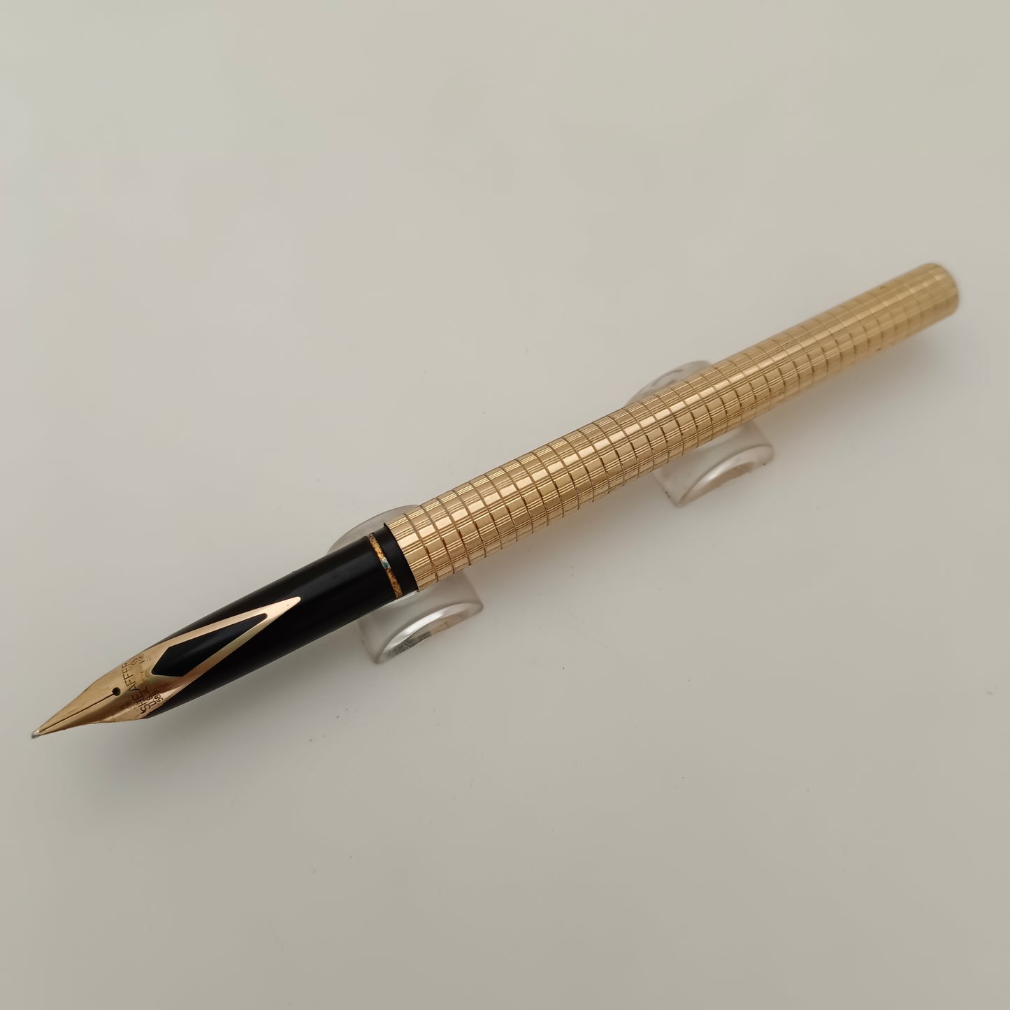 Vintage Sheaffer Targa 1007 Slim fountain Pen