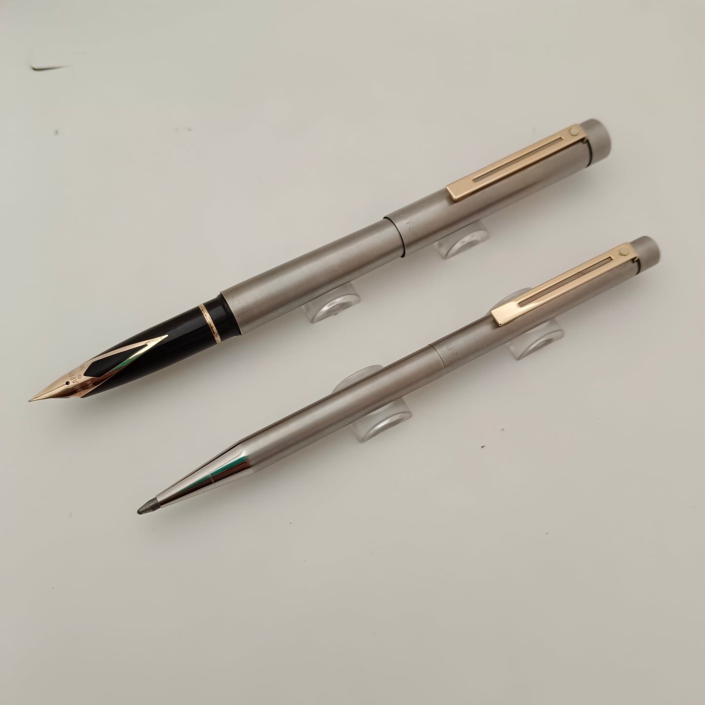 Vintage Sheaffer Targa 1001XG Fountain & Ballpen Set