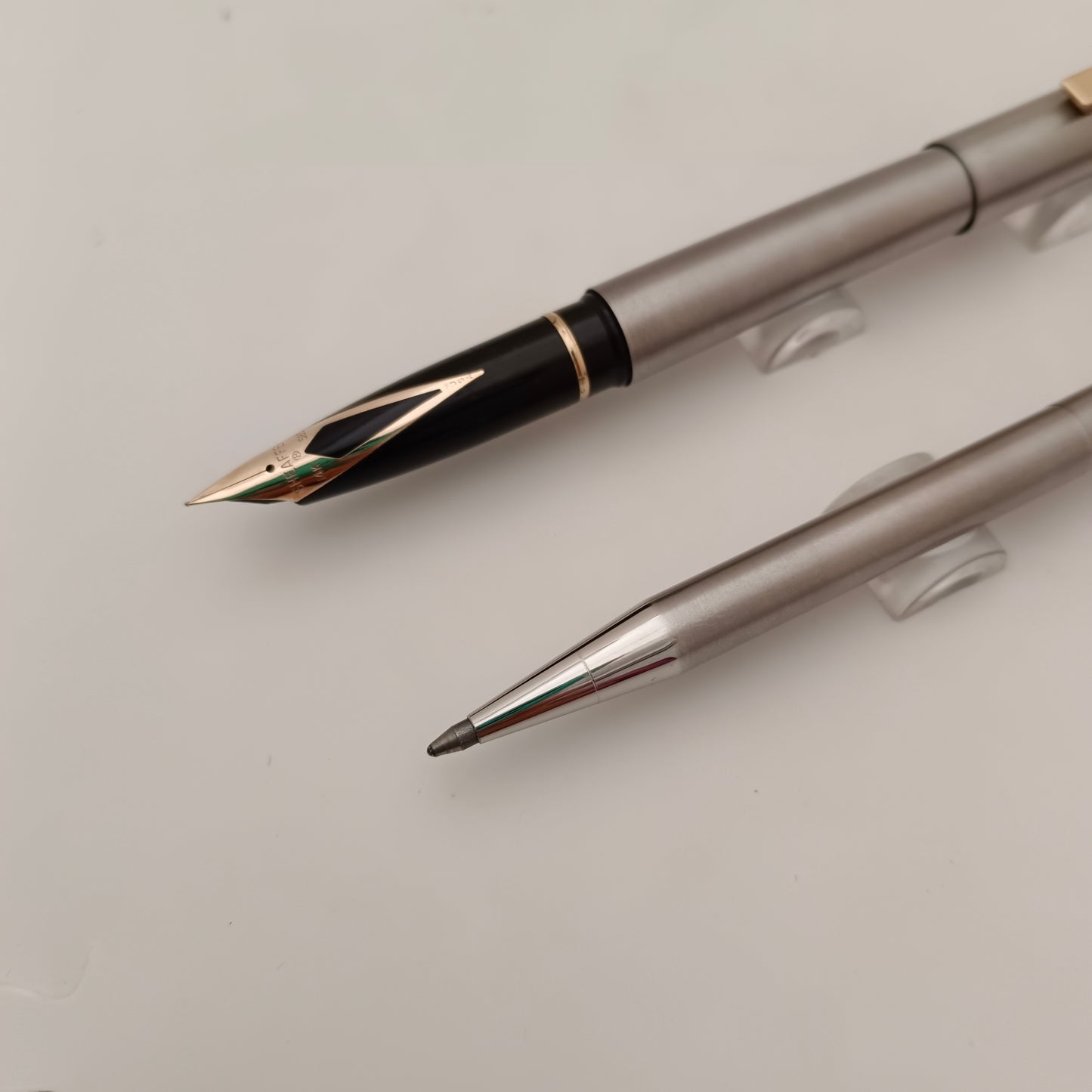 Vintage Sheaffer Targa 1001XG Fountain & Ballpen Set