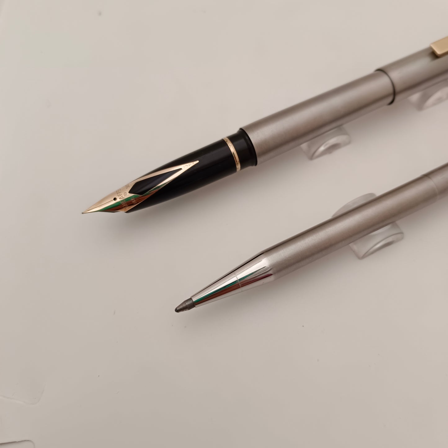 Vintage Sheaffer Targa 1001XG Fountain & Ballpen Set