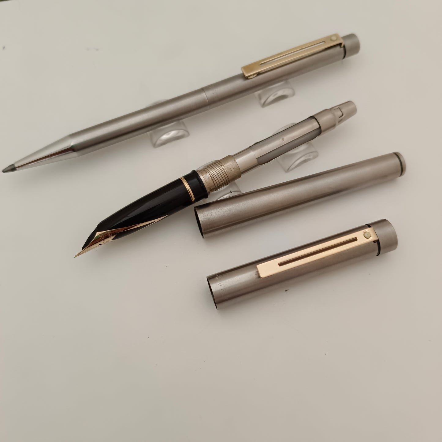 Vintage Sheaffer Targa 1001XG Fountain & Ballpen Set