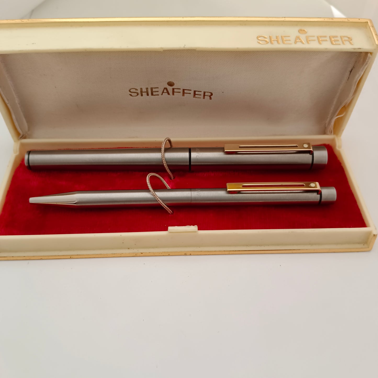 Vintage Sheaffer Targa 1001XG Fountain & Ballpen Set