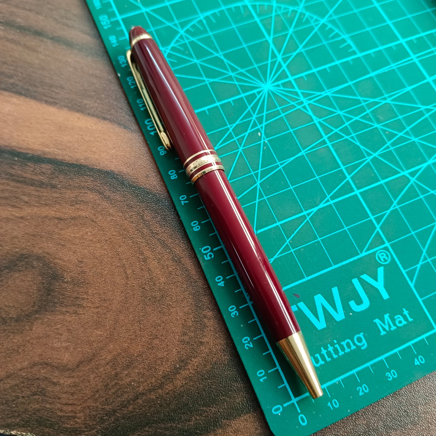 Montblanc Meisterstuck Classique Ballpoint Pen Burgundy (Bordeaux)