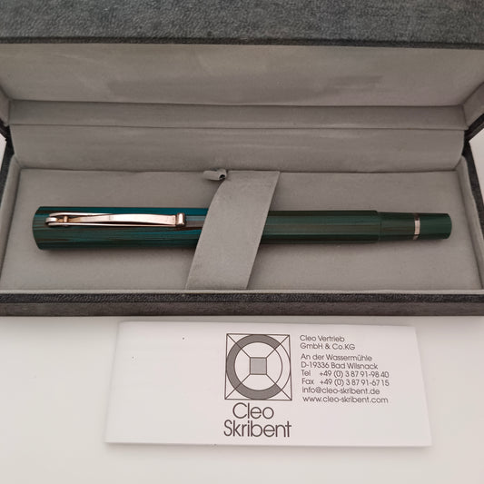 Cleo Skribent Ebonite Green Fountain Pen - 14kt Gold Nib  Made In Germany