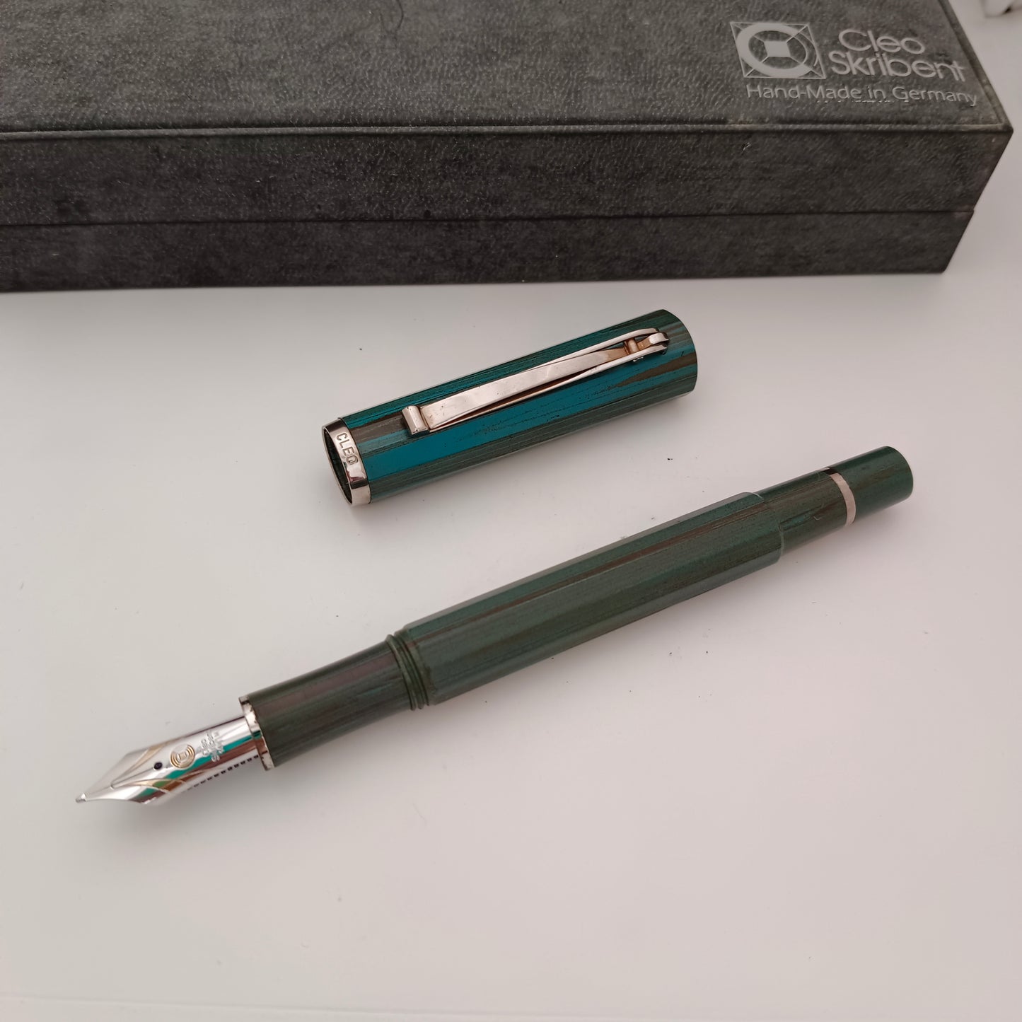 Cleo Skribent Ebonite Green Fountain Pen - 14kt Gold Nib  Made In Germany