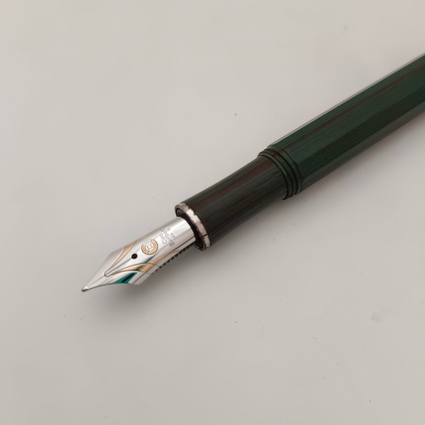 Cleo Skribent Ebonite Green Fountain Pen - 14kt Gold Nib  Made In Germany