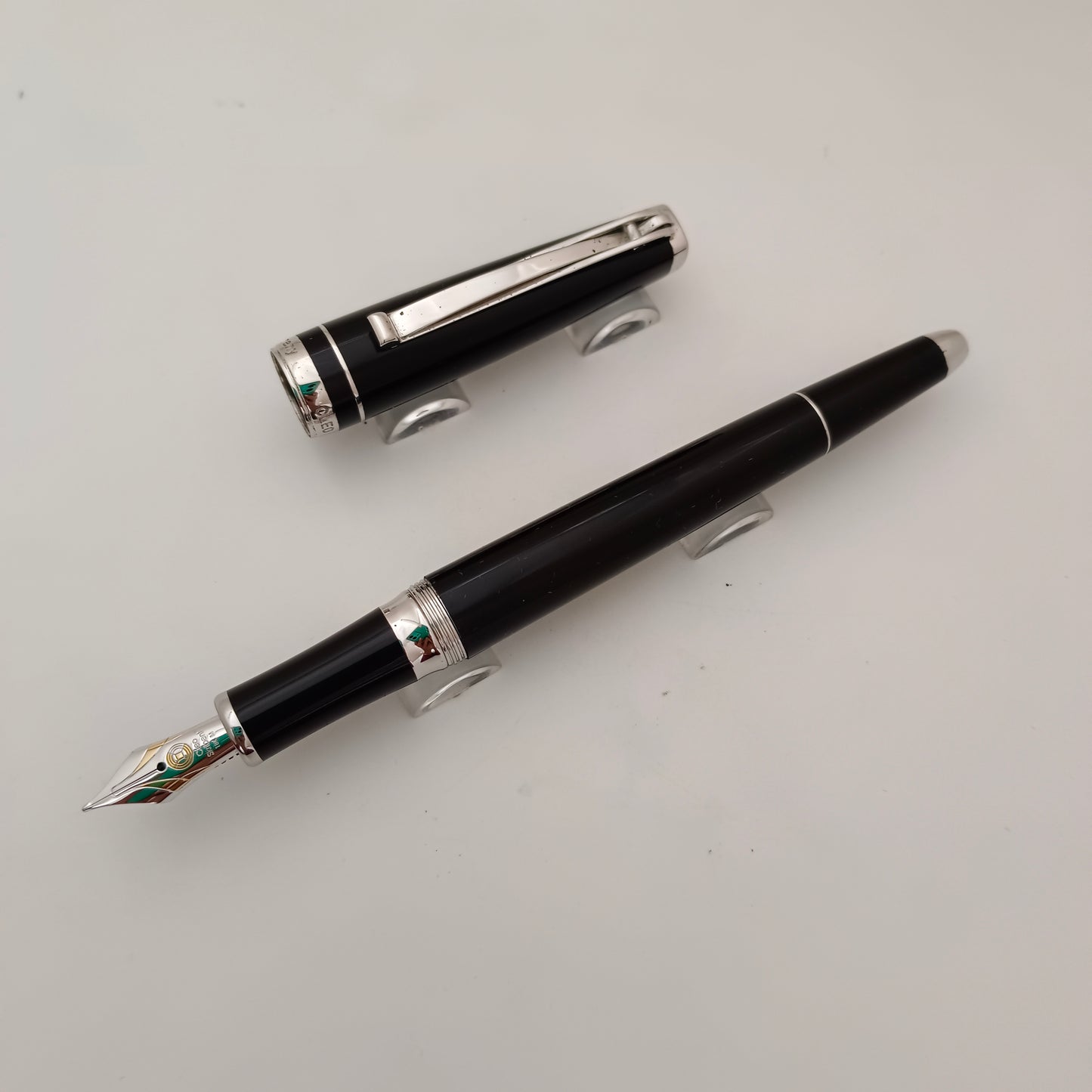 Cleo Black Resin Fountain Pen - 18kt Gold Nib Made in Germany