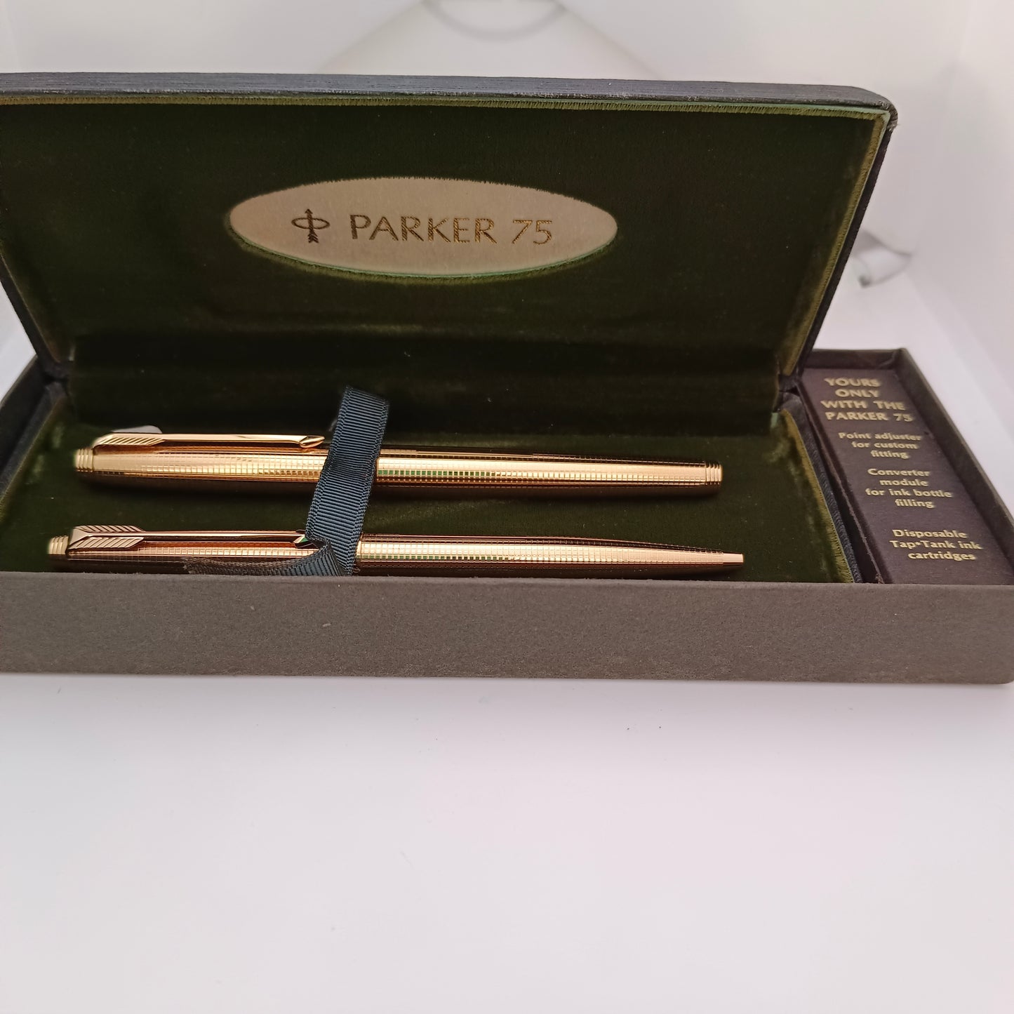 Parker 75 insignia gold plated fountain and ballpen set