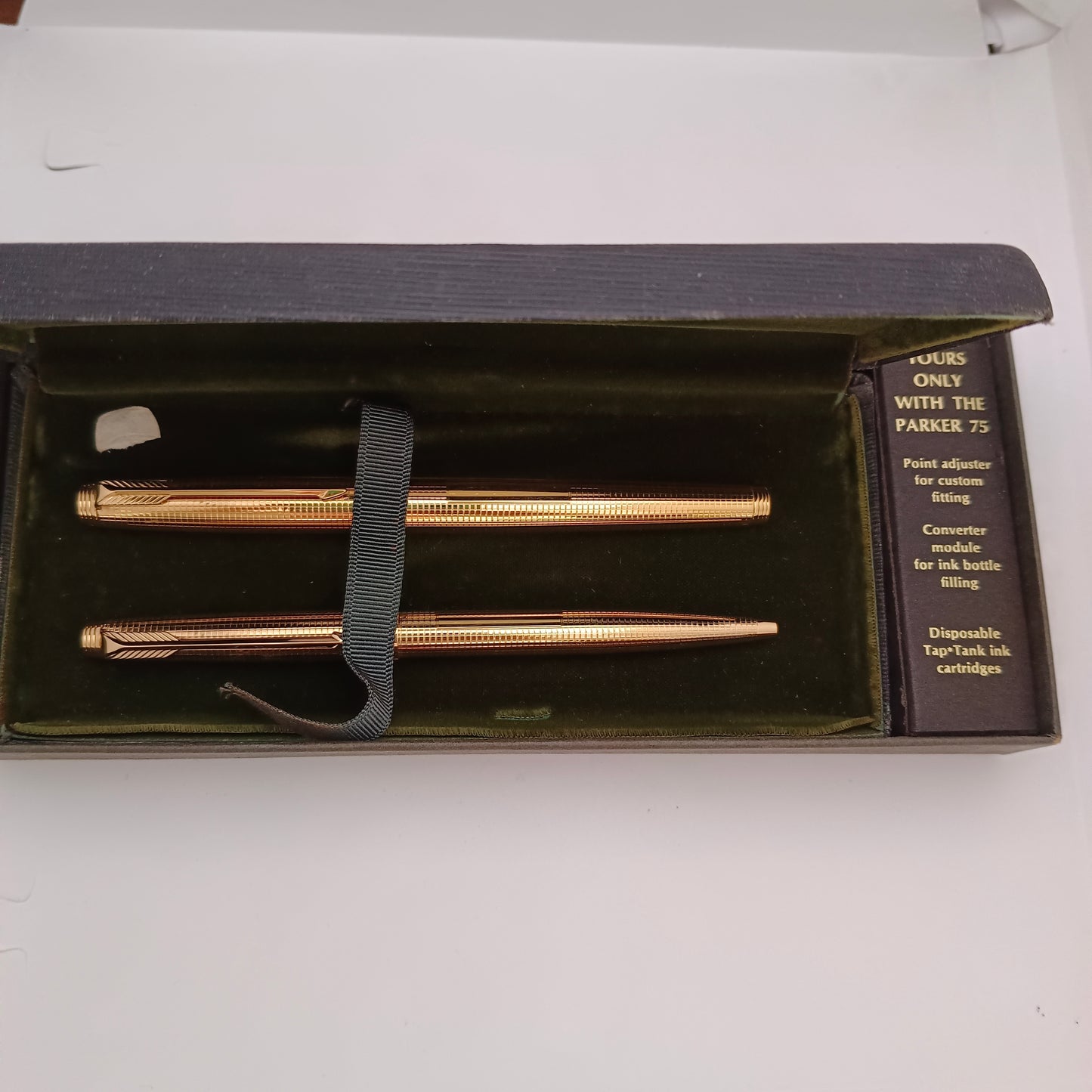 Parker 75 insignia gold plated fountain and ballpen set