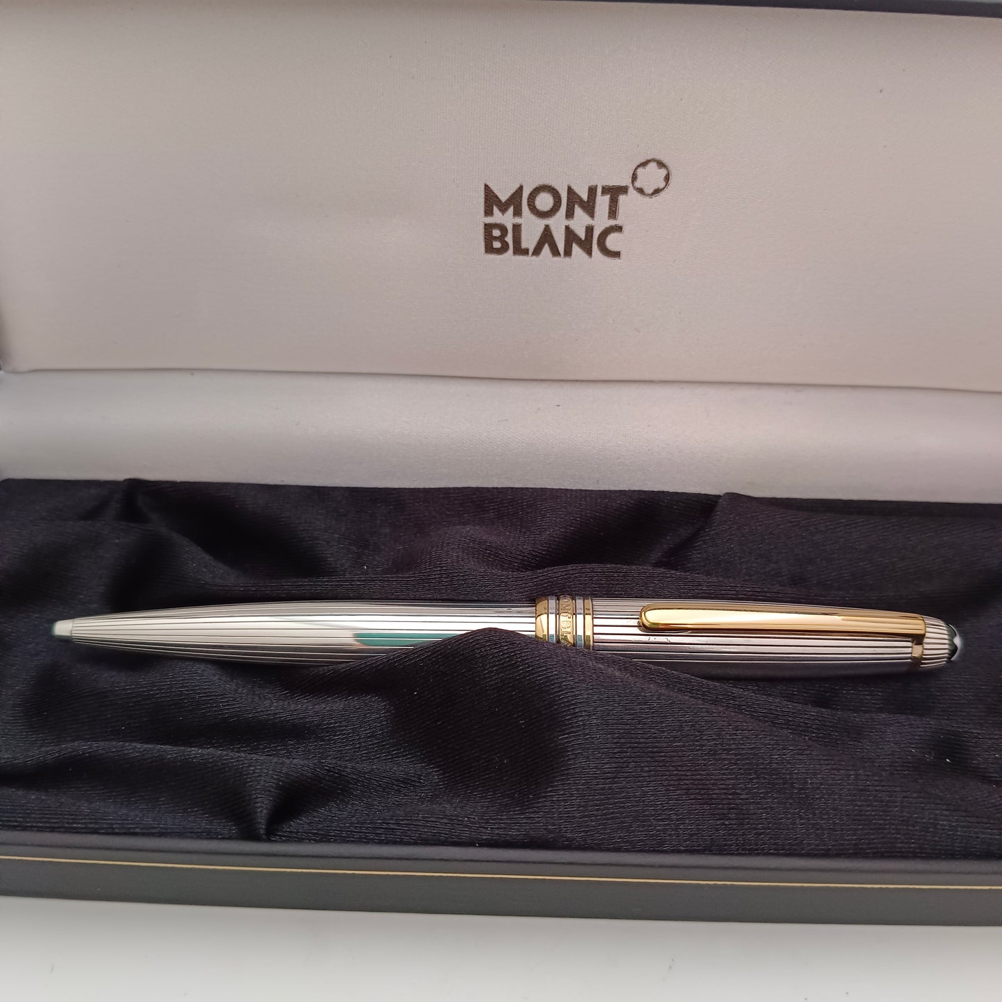 Montblanc sterling sliver line pattern ball pen