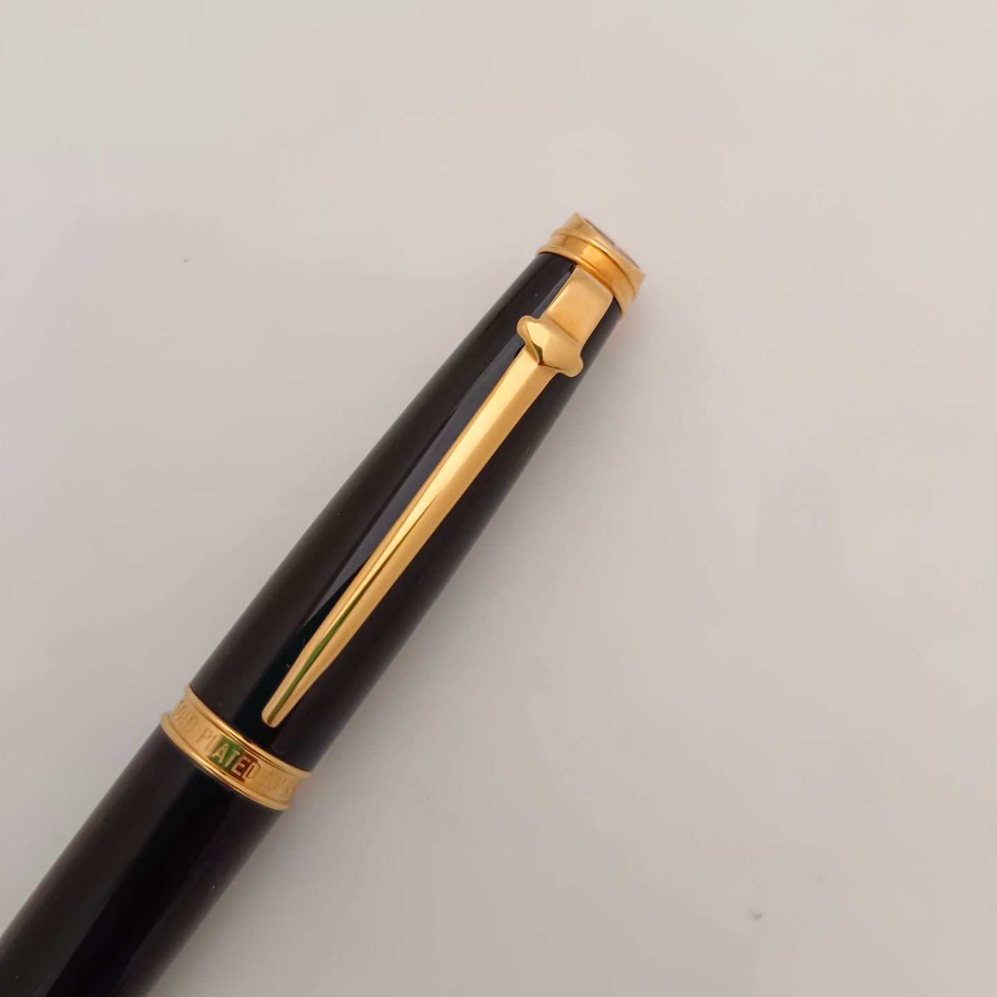 Caran d'Ache Geneve Black Fountain Pen - Gold Trim