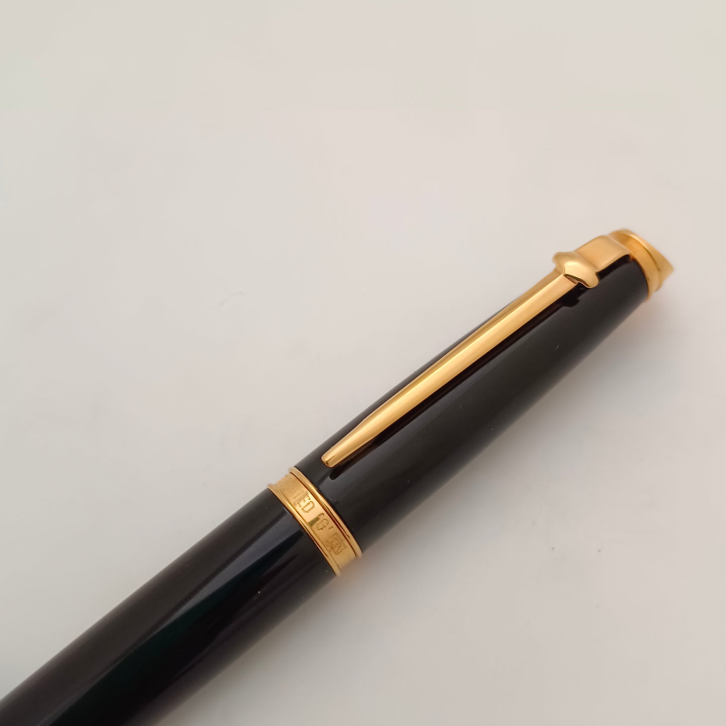 Caran d'Ache Geneve Black Fountain Pen - Gold Trim